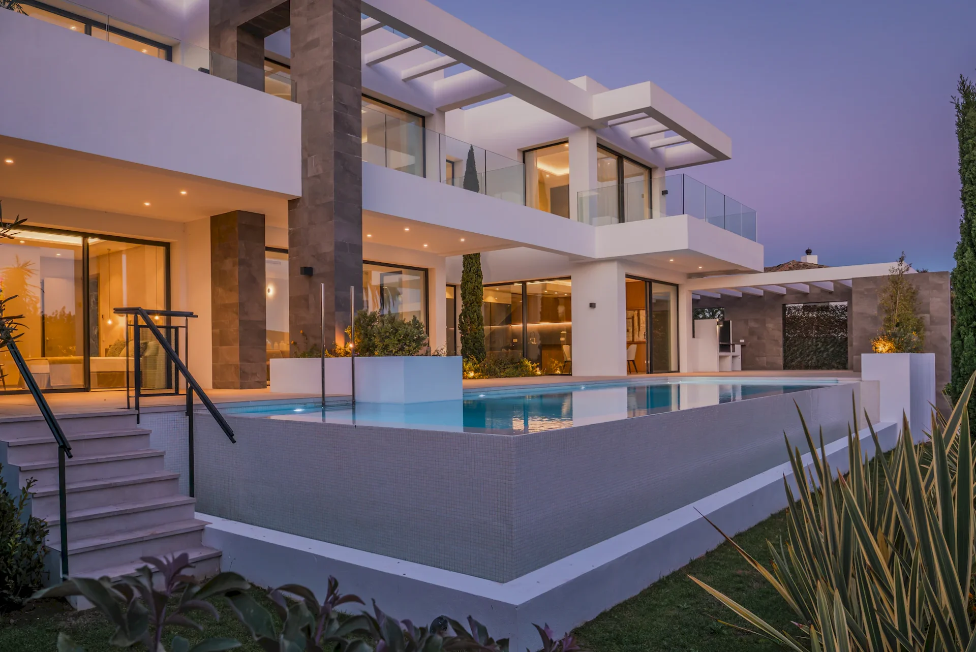 Grupo Loen - Villa Prada - Marbesa - Piscina noche