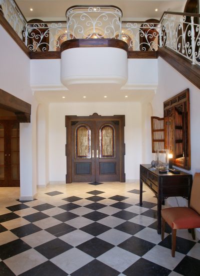 Holl de entrada y escalera- 1920px